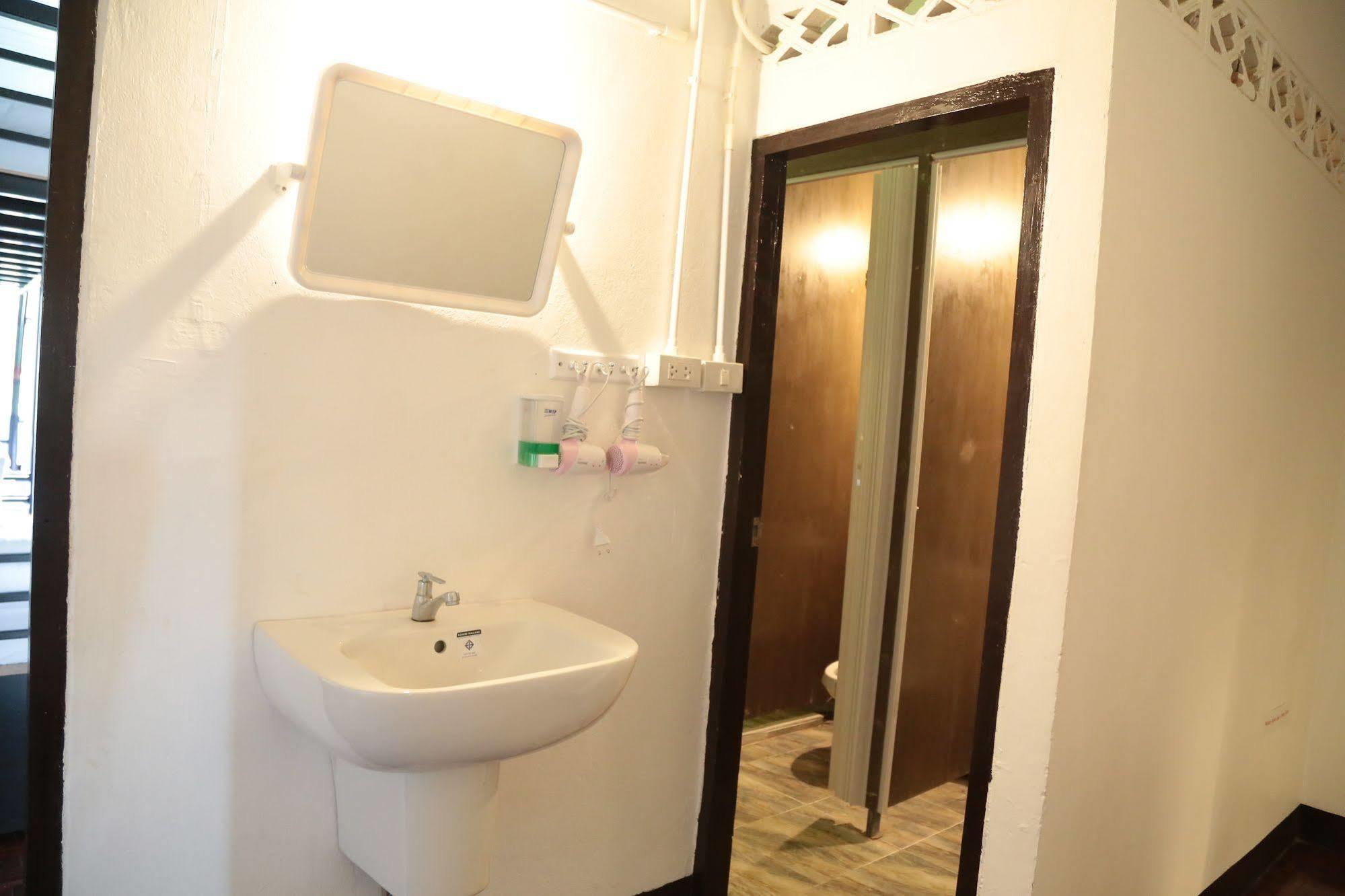 Cassette Hostel Chiang Mai Zewnętrze zdjęcie